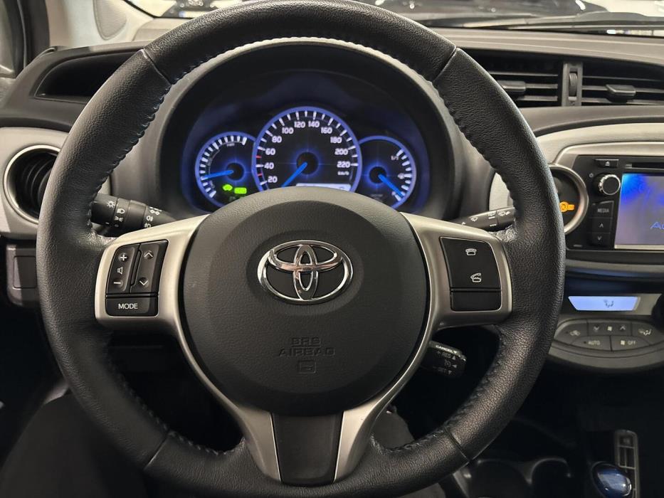 TOYOTA Yaris 2014