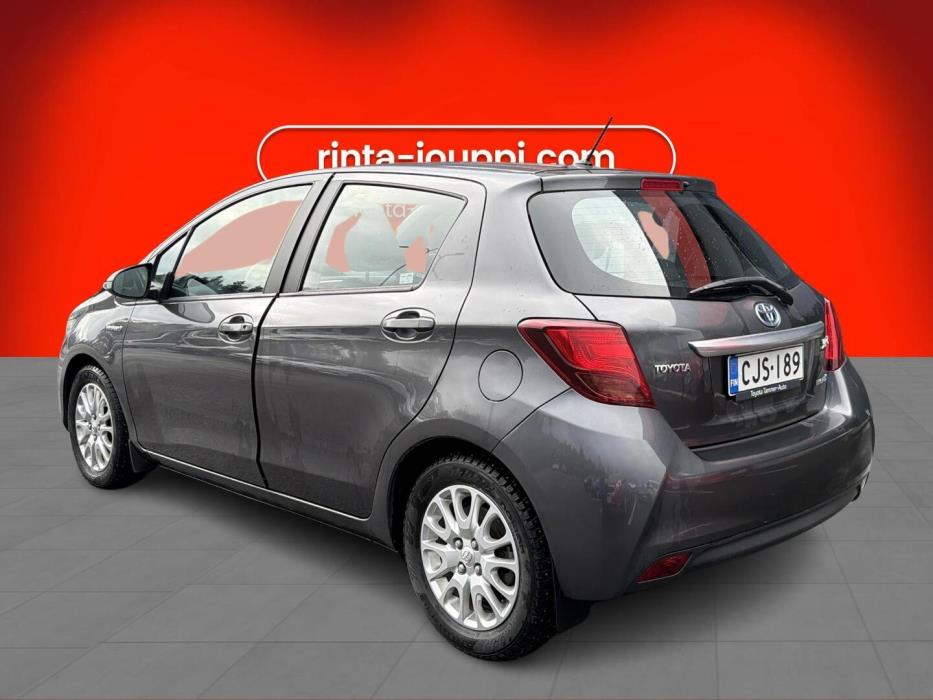 TOYOTA Yaris 2015