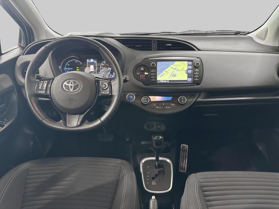 TOYOTA Yaris 2018