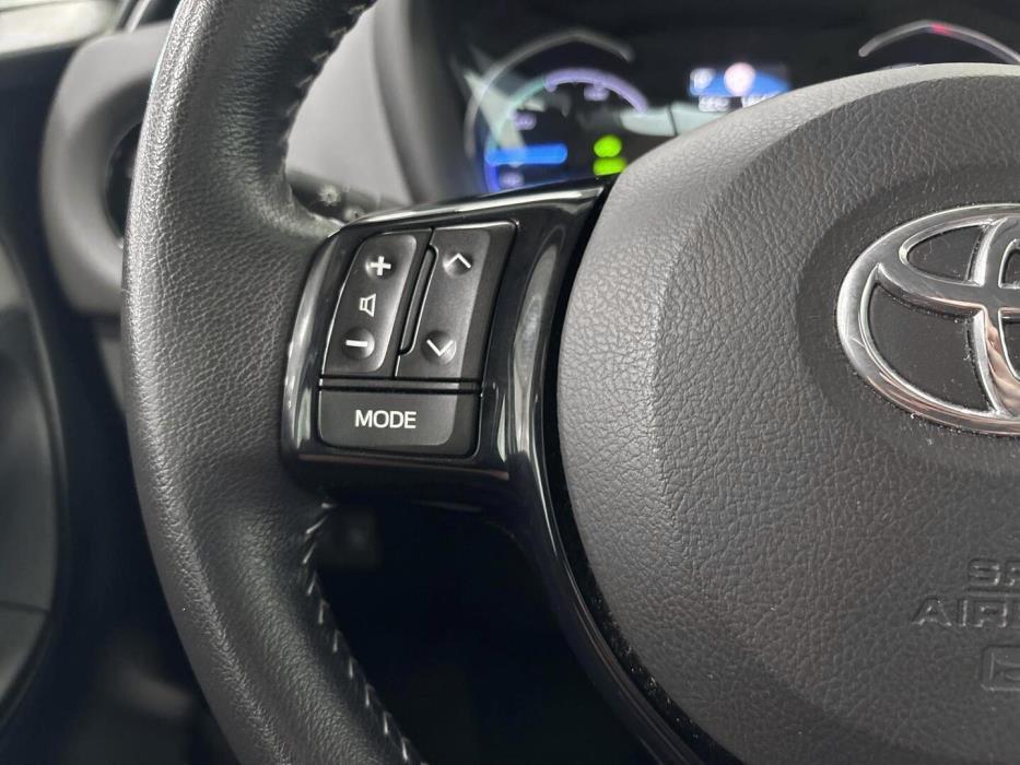 TOYOTA Yaris 2018