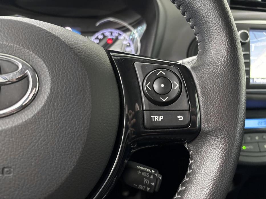TOYOTA Yaris 2018