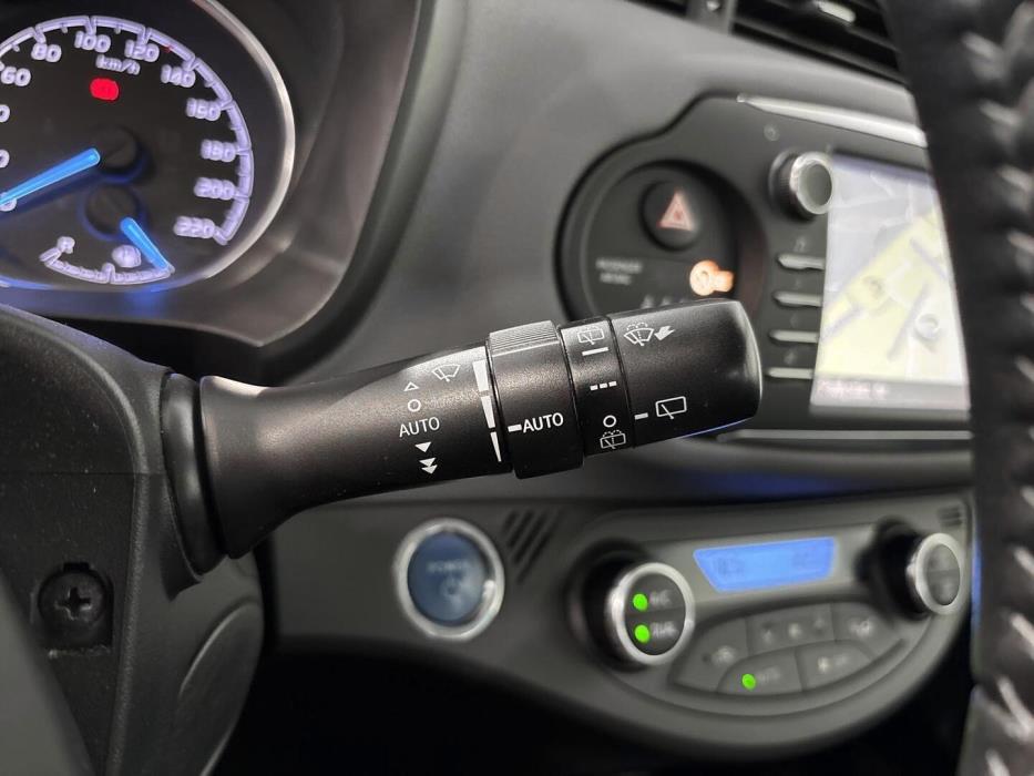 TOYOTA Yaris 2018