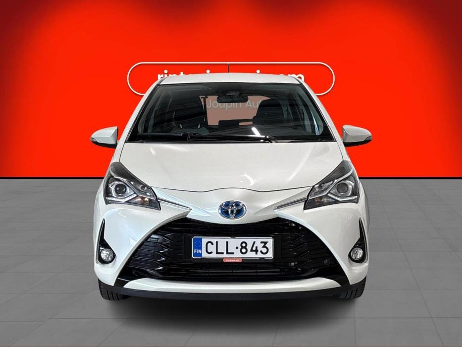 TOYOTA Yaris 2018