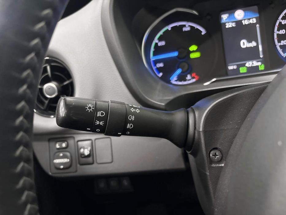 TOYOTA Yaris 2018