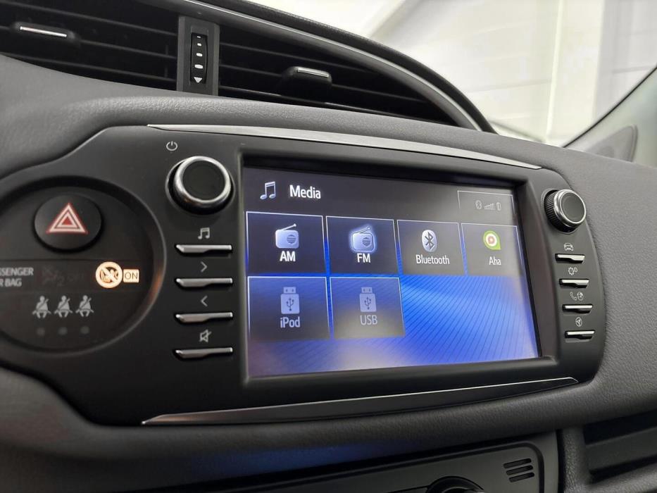 TOYOTA Yaris 2018