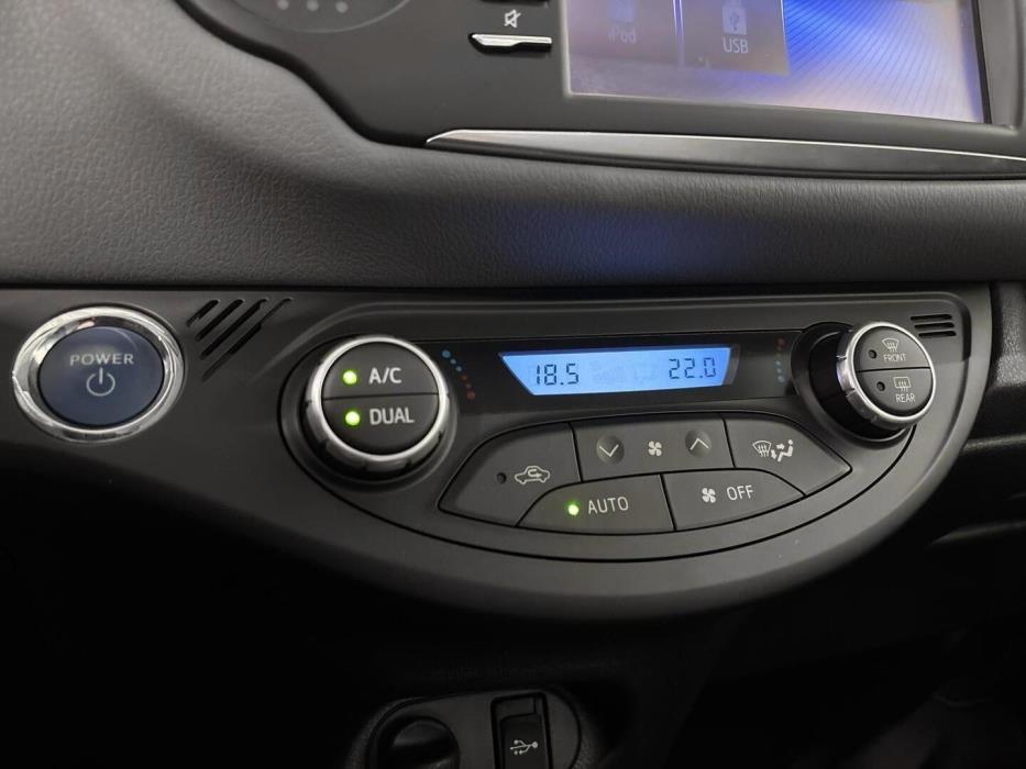 TOYOTA Yaris 2018