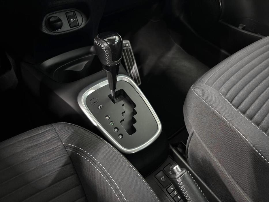 TOYOTA Yaris 2018