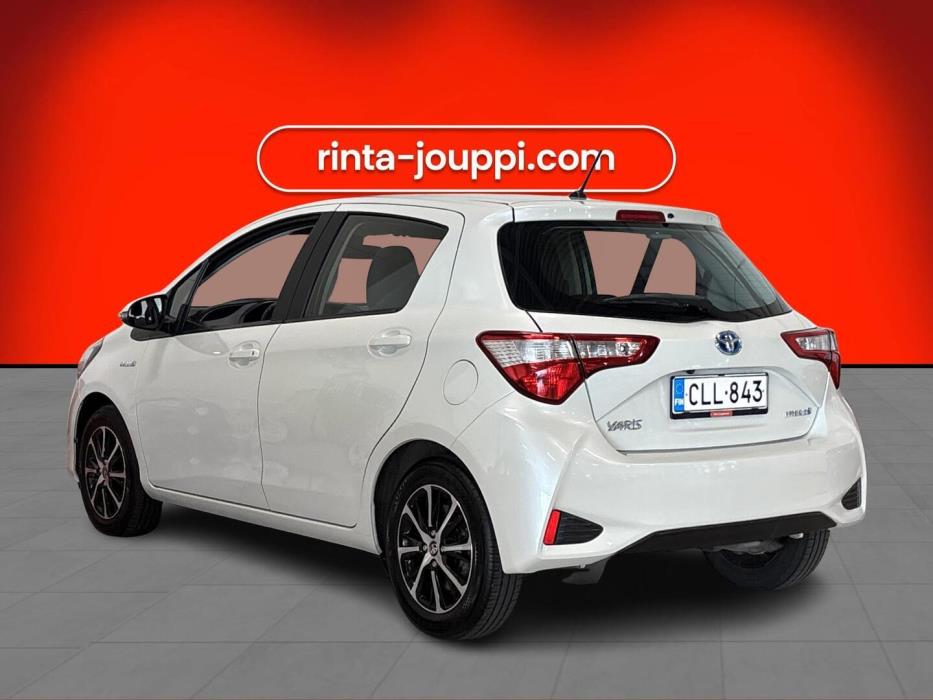 TOYOTA Yaris 2018