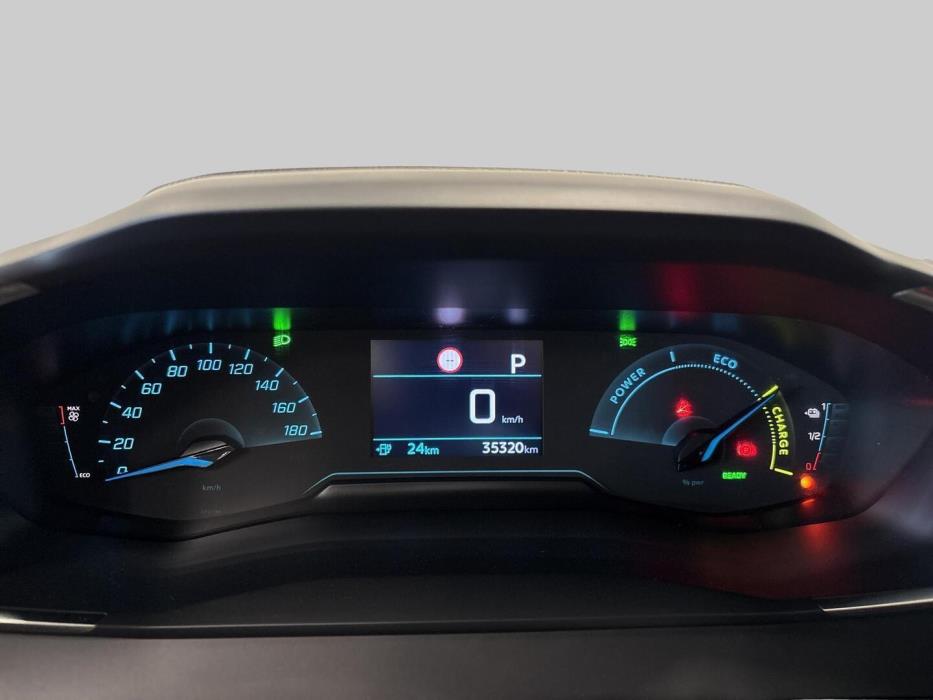 PEUGEOT e-2008 2023