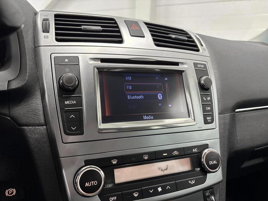 TOYOTA Avensis 2013