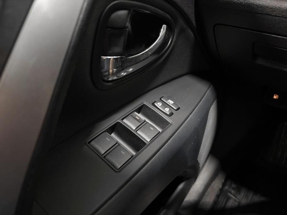 TOYOTA Avensis 2013