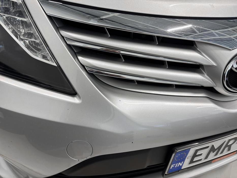 TOYOTA Avensis 2013