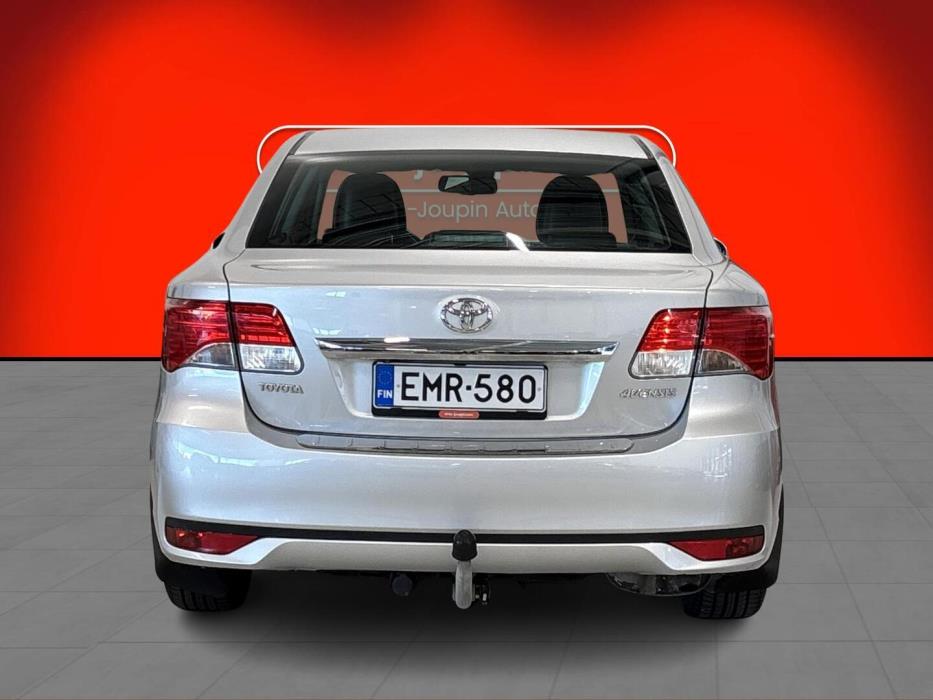 TOYOTA Avensis 2013