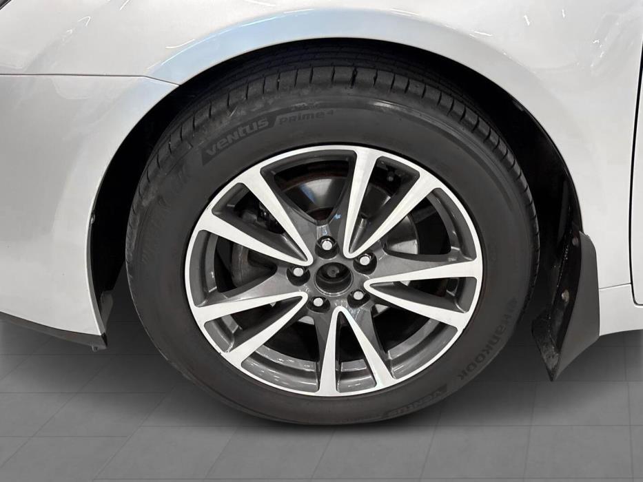 TOYOTA Avensis 2013