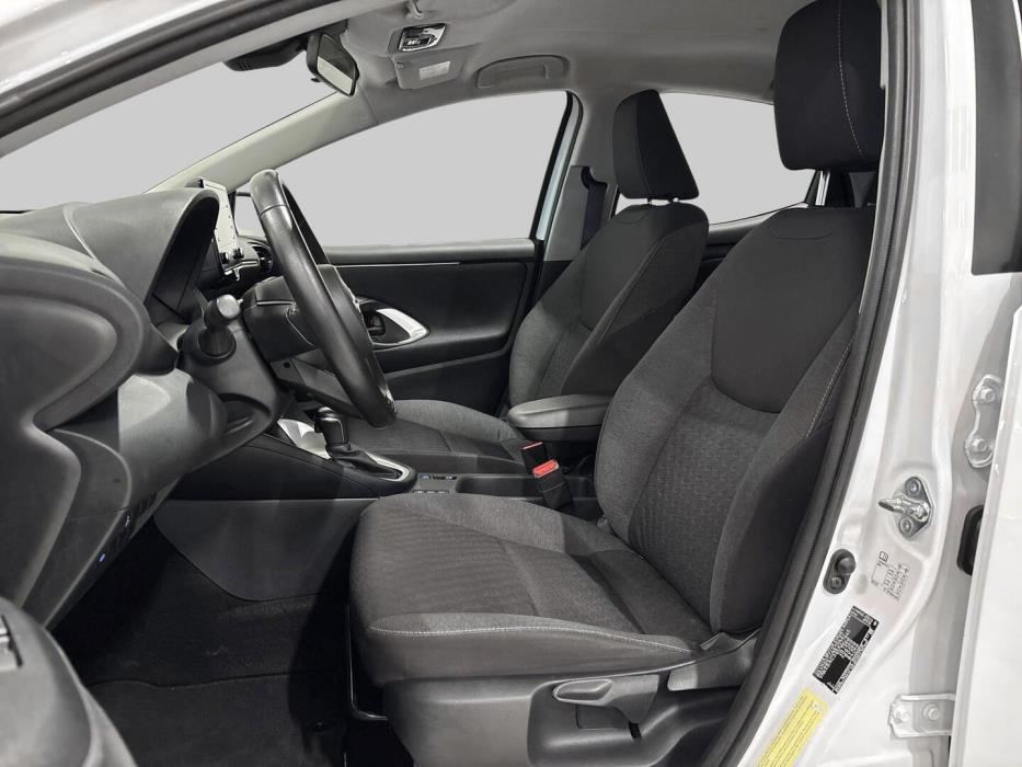 TOYOTA Yaris 2023