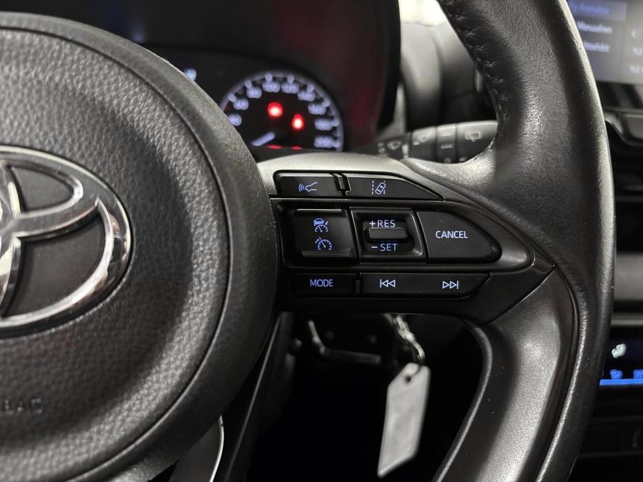 TOYOTA Yaris 2023