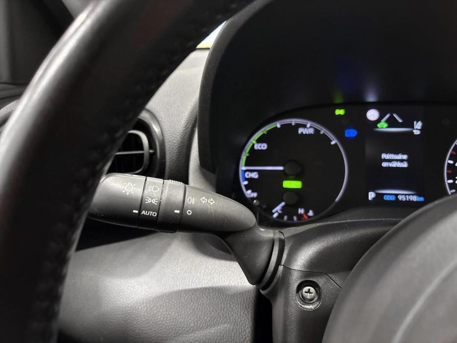 TOYOTA Yaris 2023