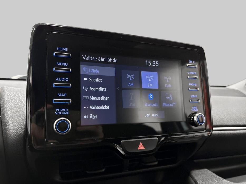 TOYOTA Yaris 2023