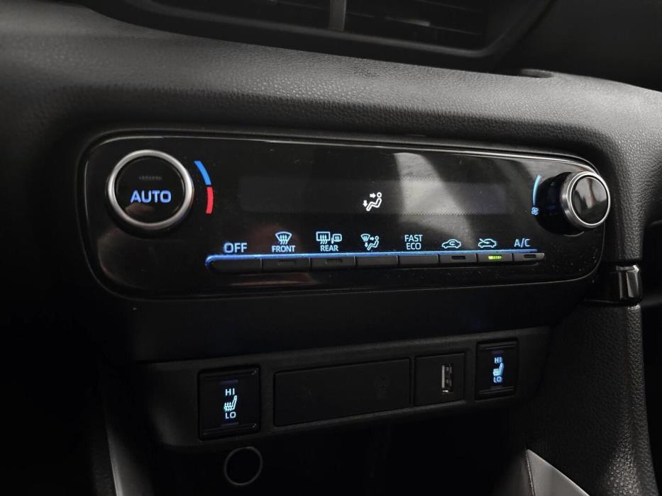 TOYOTA Yaris 2023