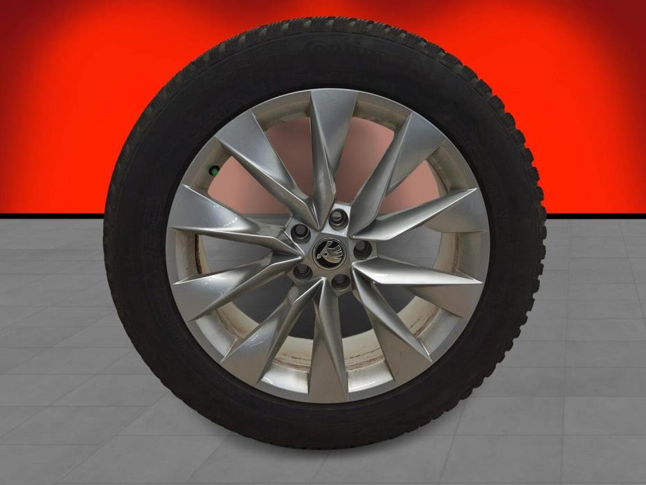 SKODA Enyaq 2023