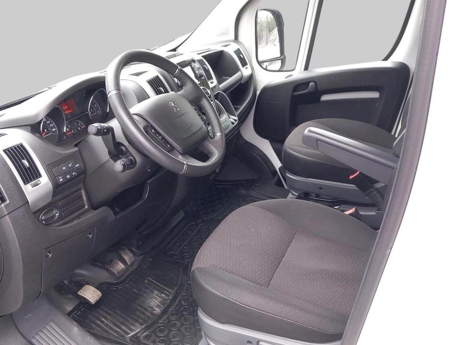 PEUGEOT Boxer 2023