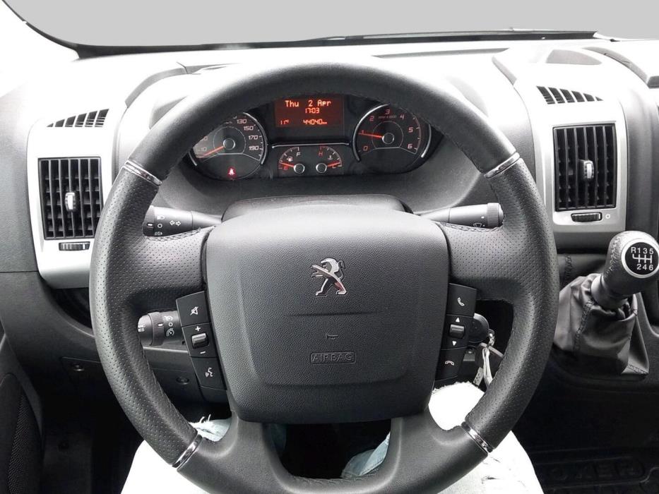 PEUGEOT Boxer 2023