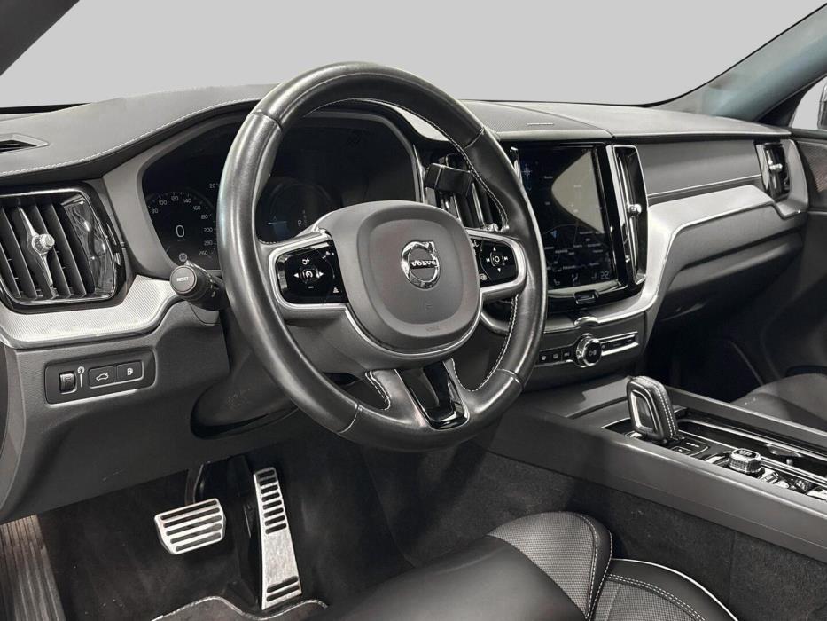 VOLVO XC60 2021
