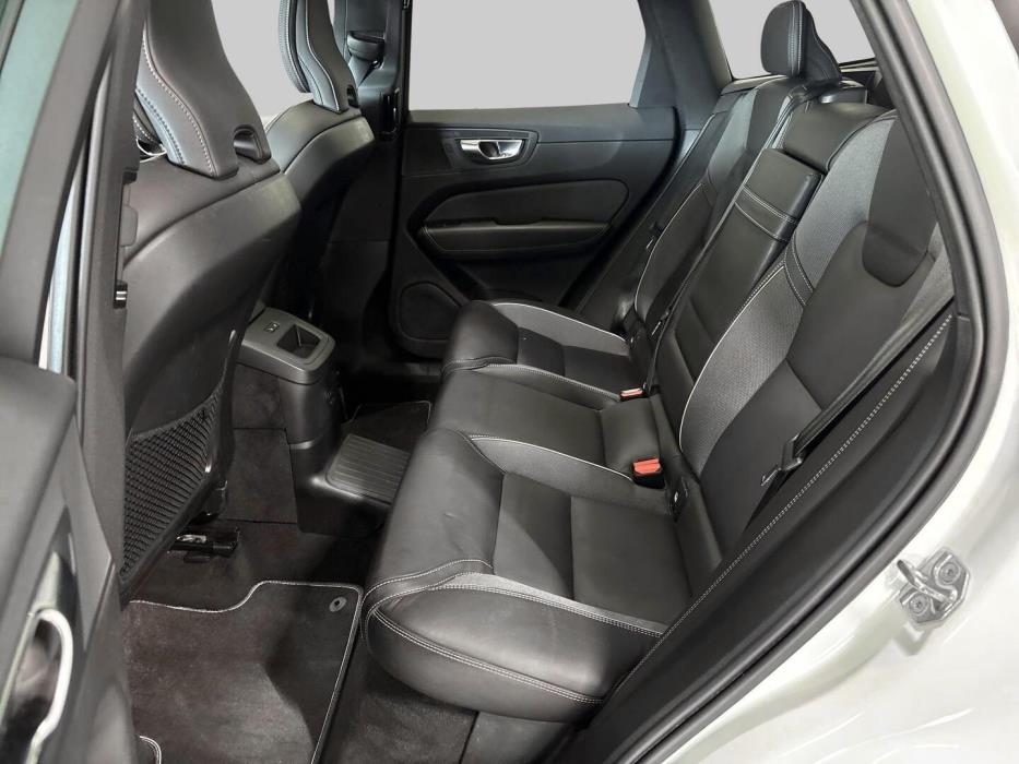VOLVO XC60 2021