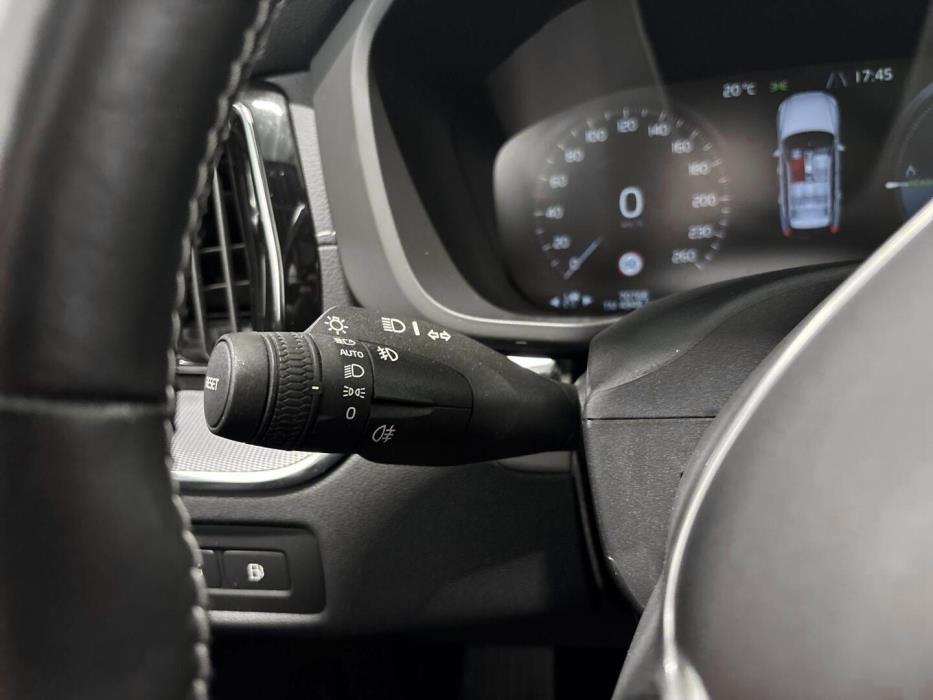 VOLVO XC60 2021