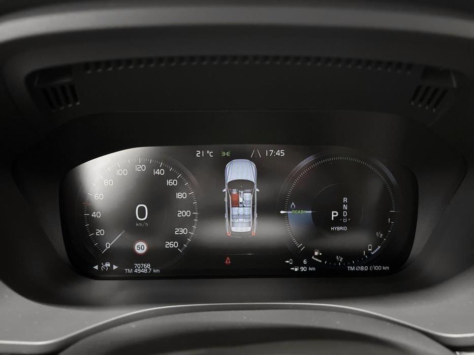 VOLVO XC60 2021