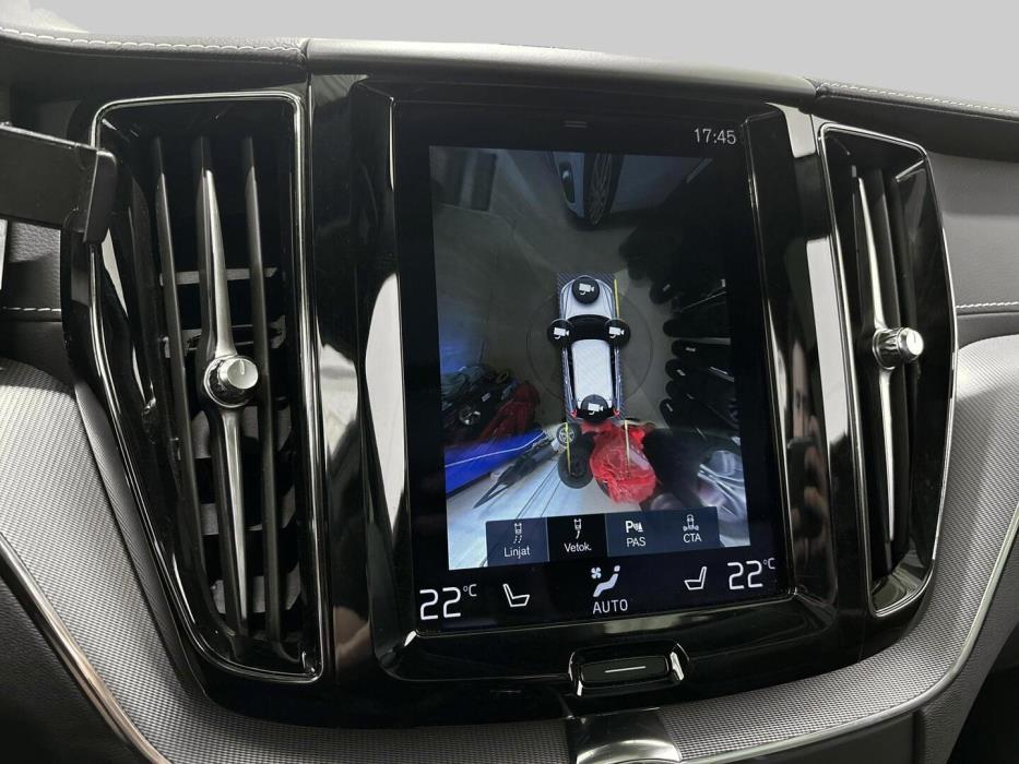 VOLVO XC60 2021