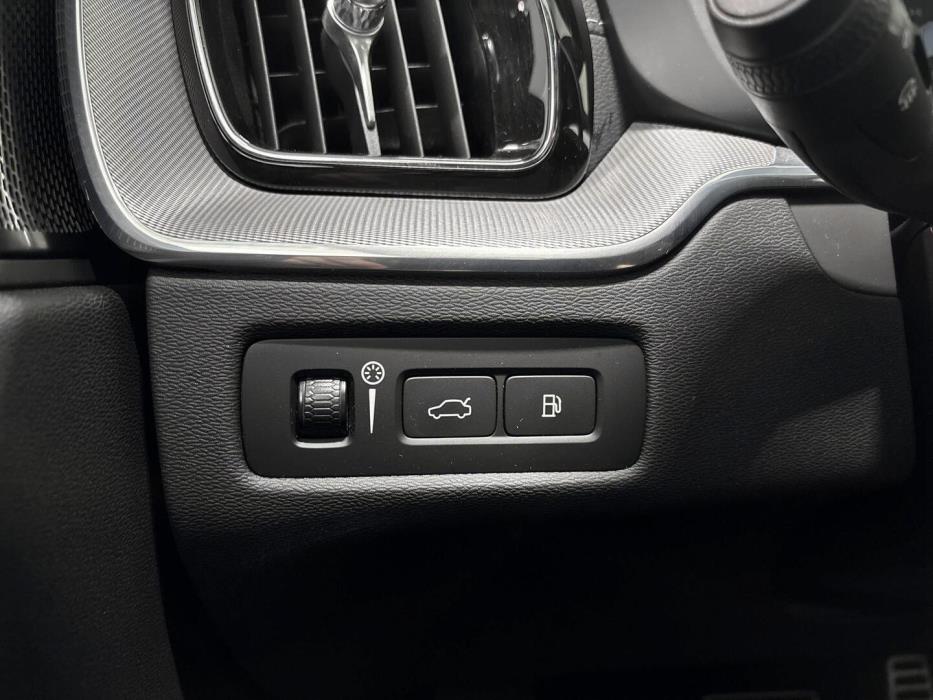 VOLVO XC60 2021