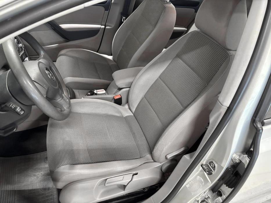 VOLKSWAGEN Golf 2009