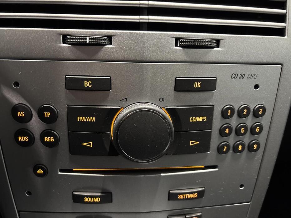 OPEL Astra 2010