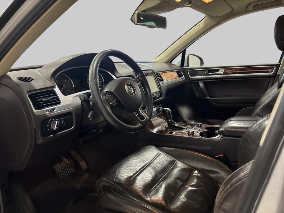 VOLKSWAGEN Touareg 2010