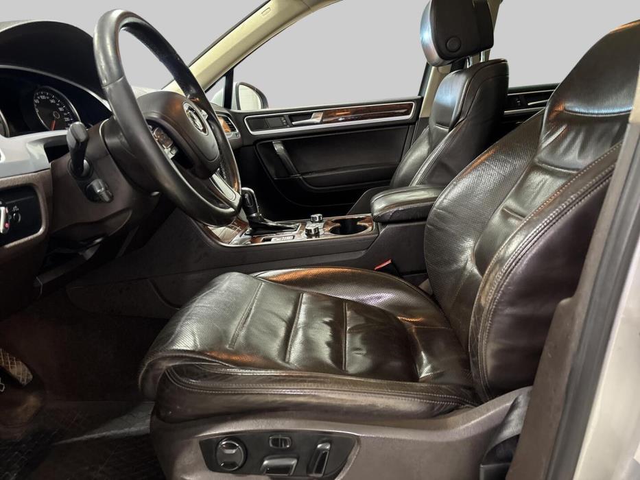 VOLKSWAGEN Touareg 2010