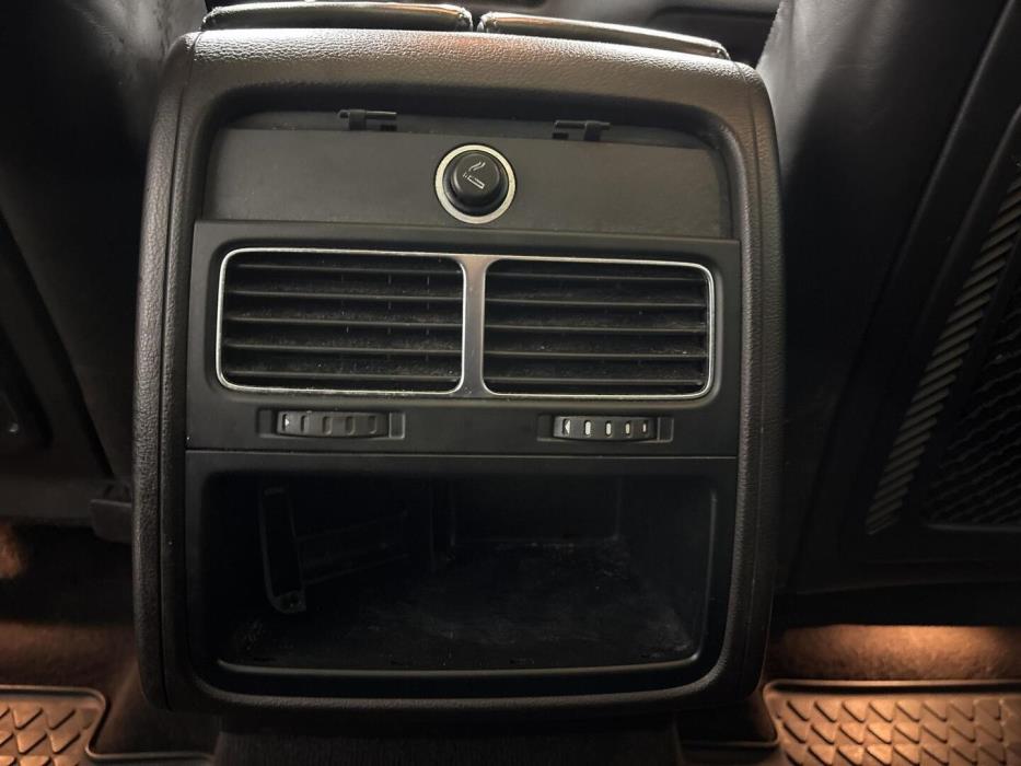 VOLKSWAGEN Touareg 2010