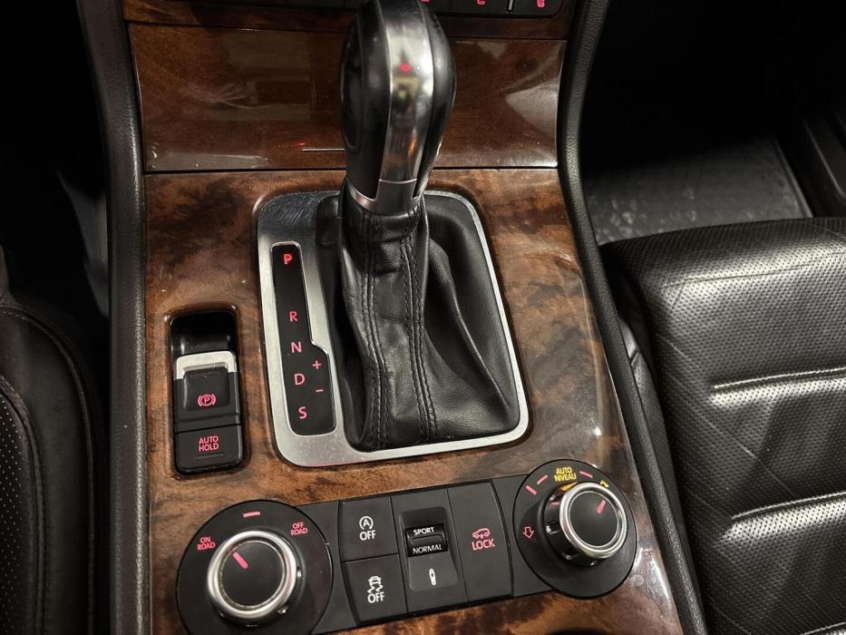 VOLKSWAGEN Touareg 2010