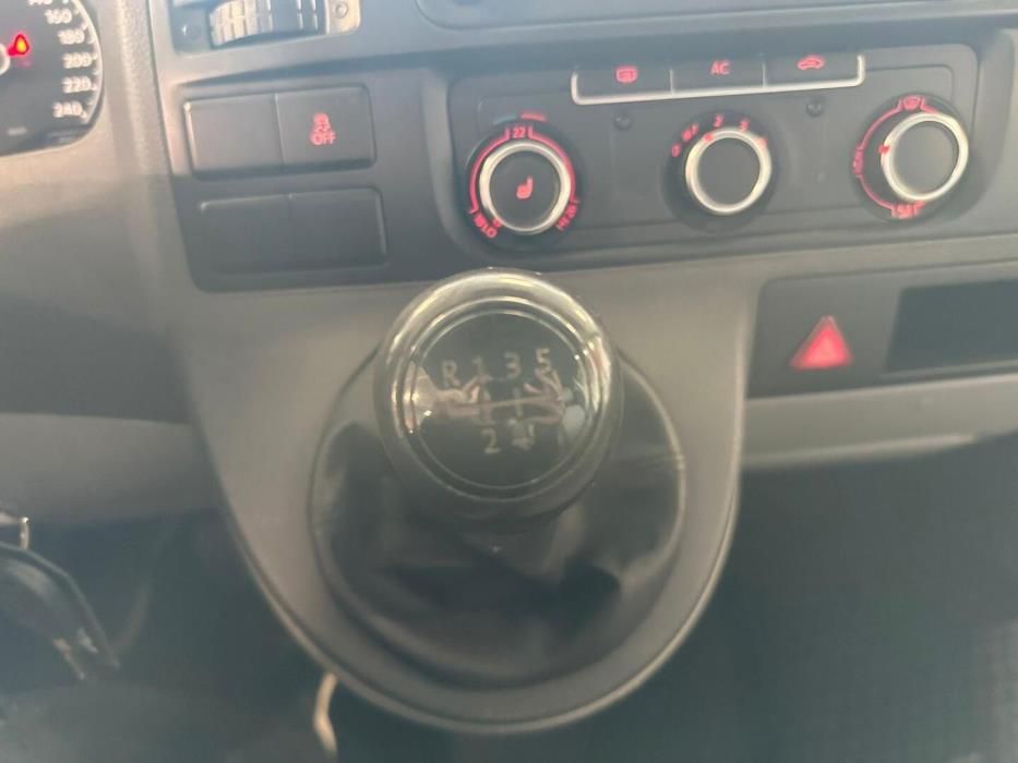 VOLKSWAGEN Transporter 2011