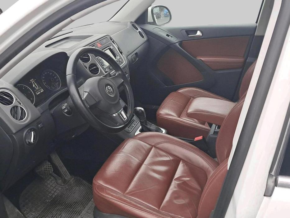 VOLKSWAGEN Tiguan 2011