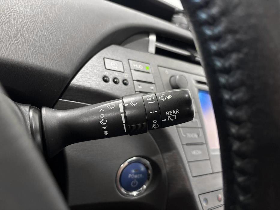 TOYOTA Prius PHEV 2012