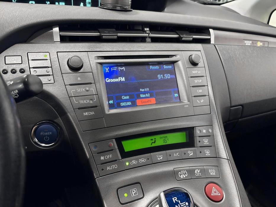 TOYOTA Prius PHEV 2012