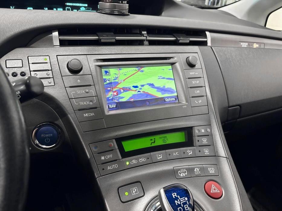 TOYOTA Prius PHEV 2012
