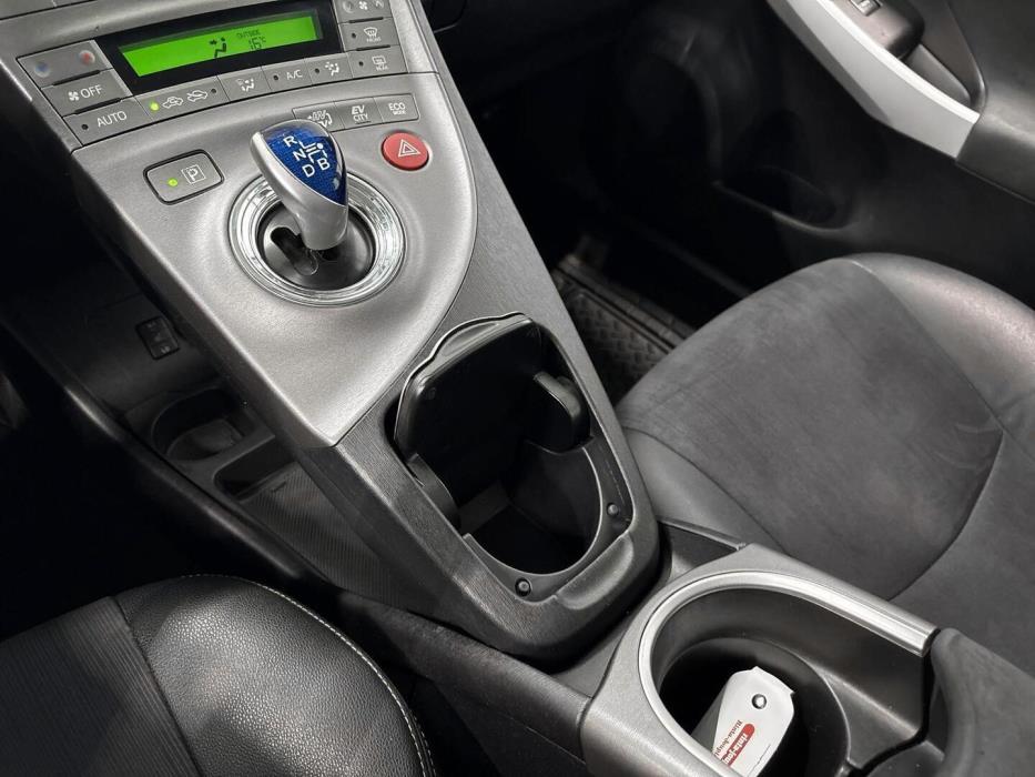 TOYOTA Prius PHEV 2012