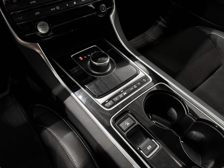 JAGUAR XE 2017