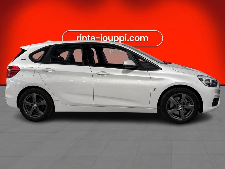 BMW 225 2017