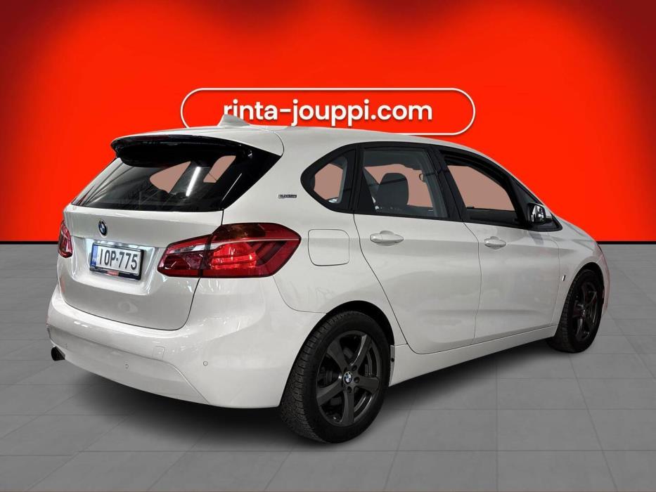 BMW 225 2017