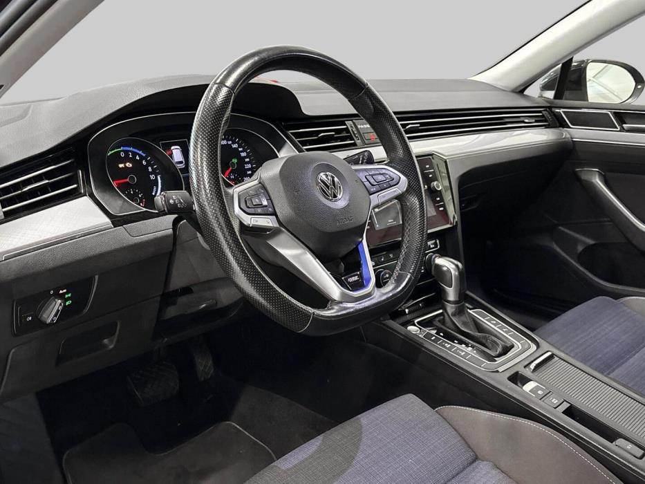 VOLKSWAGEN Passat 2021