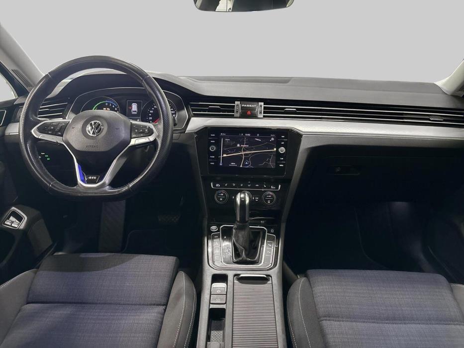 VOLKSWAGEN Passat 2021