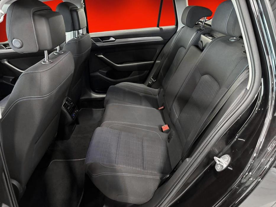VOLKSWAGEN Passat 2021